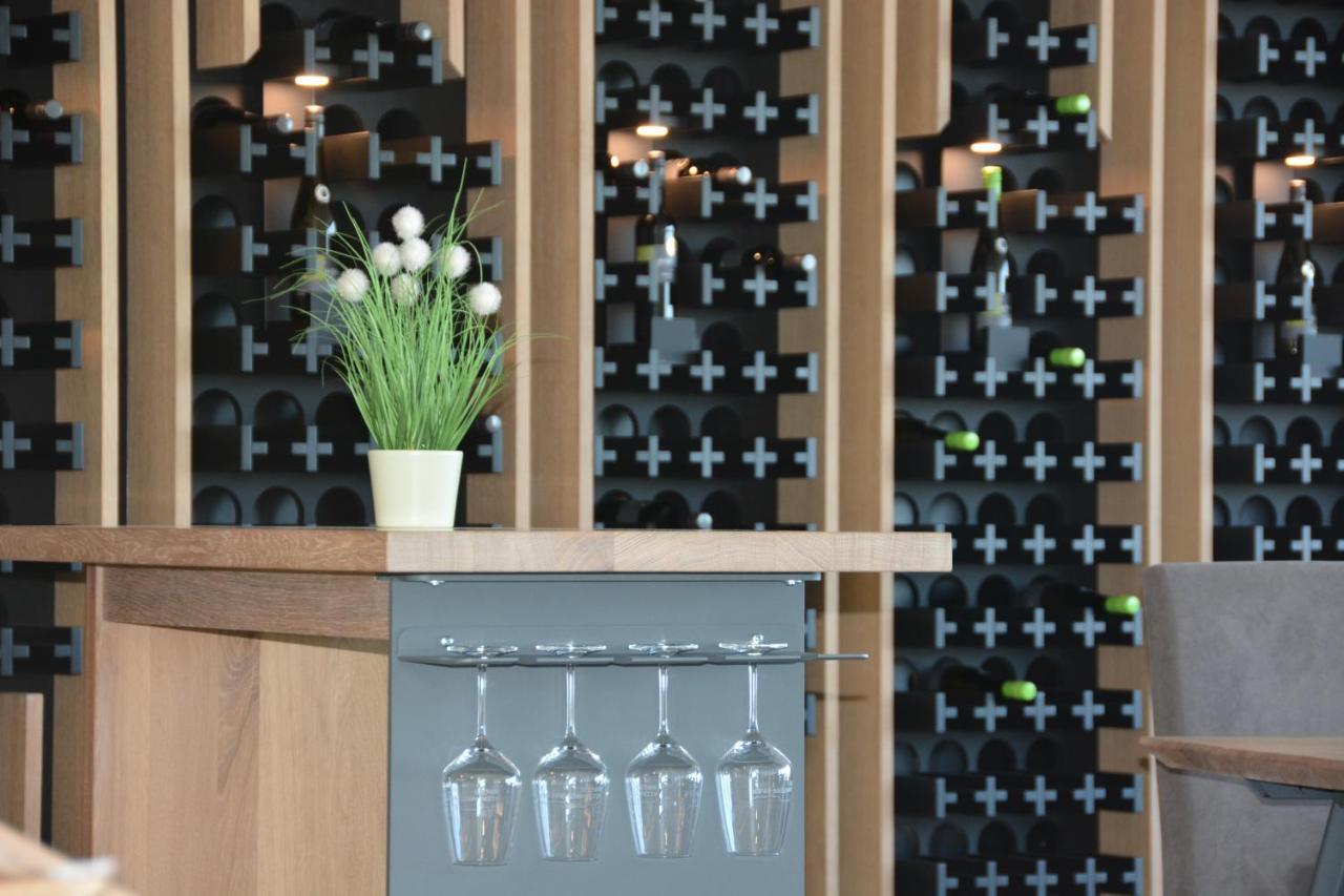 Weingut Bugner Meizelhof Klein-Winternheim Dış mekan fotoğraf